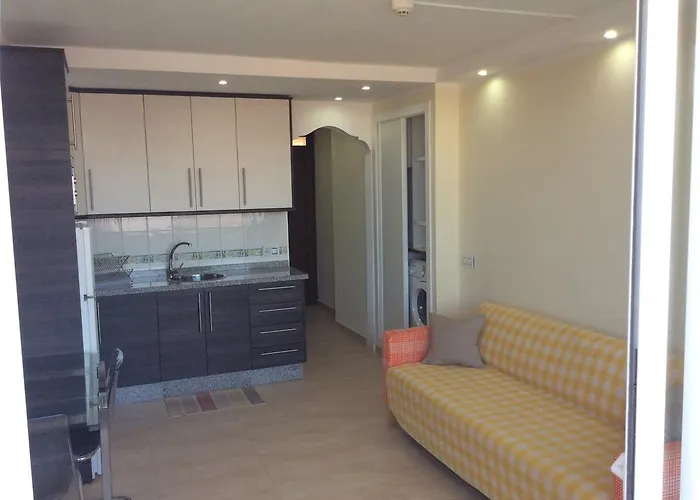 Lägenhet With Terrace In Playa De Americas