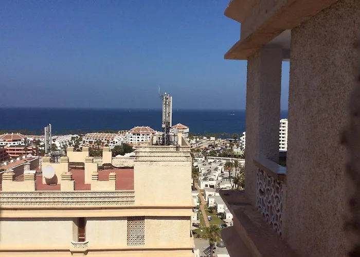 Lägenhet With Terrace In Playa De Americas *