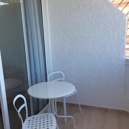 Apartamento With Terrace In Playa De Americas *