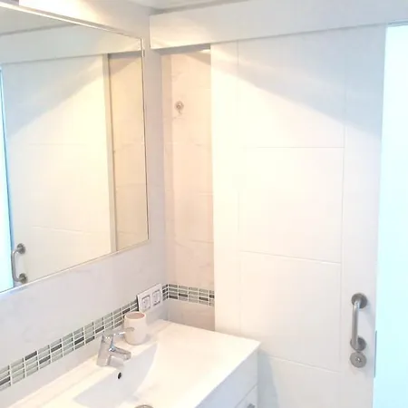 Apartamento With Terrace In Playa De Americas *