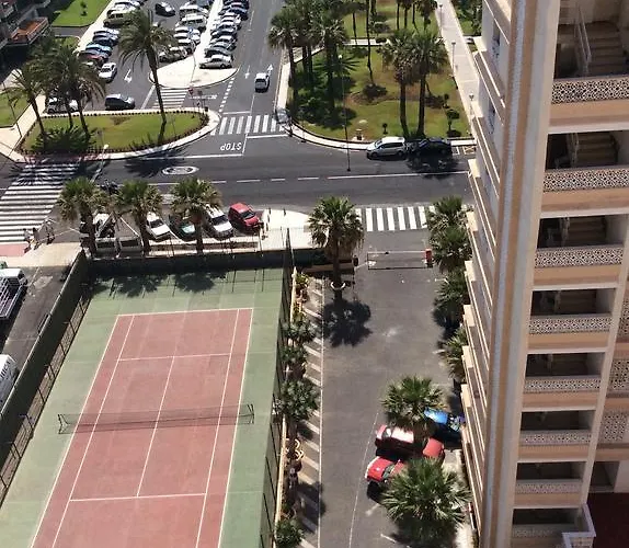 With Terrace In Playa De Americas Апартаменти Плайя-де-лас-Амерікас