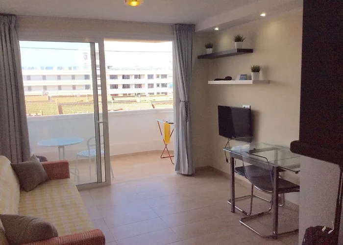 With Terrace In Playa De Americas Апартаменти Плайя-де-лас-Амерікас