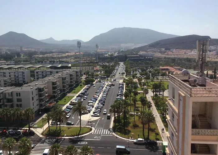 With Terrace In Playa De Americas Апартаменти