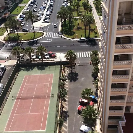 With Terrace In Playa De Americas Апартаменти Плайя-де-лас-Амерікас